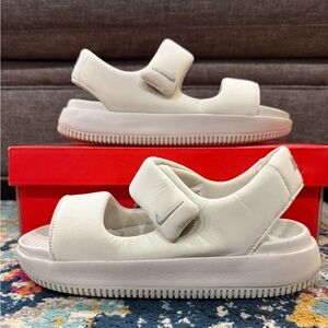 Size 10 - Women’s Calm Sandal “Light Bone”